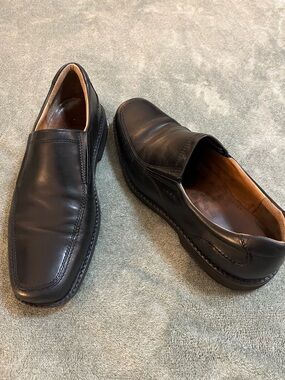 Ecco mens black slip on loafer 45 extra width (11 US) arch support Shock Point